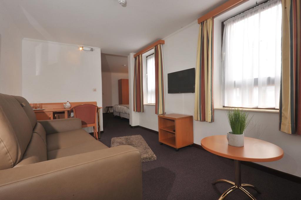 Hotel Du Perron Theux Room photo